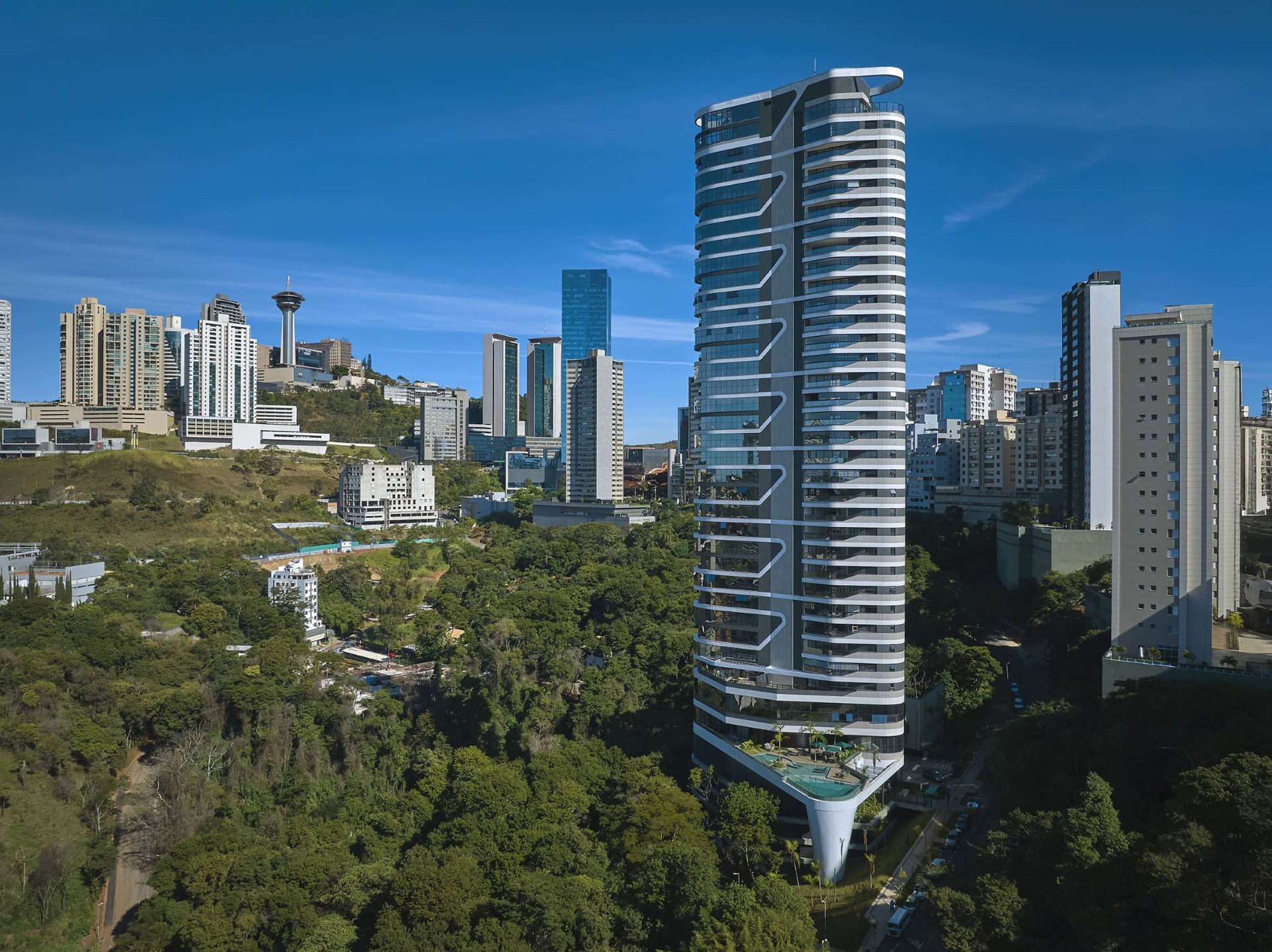 Ed Miro Henrique Hoffman 04 1920 x 1920 - Henrique Hoffman