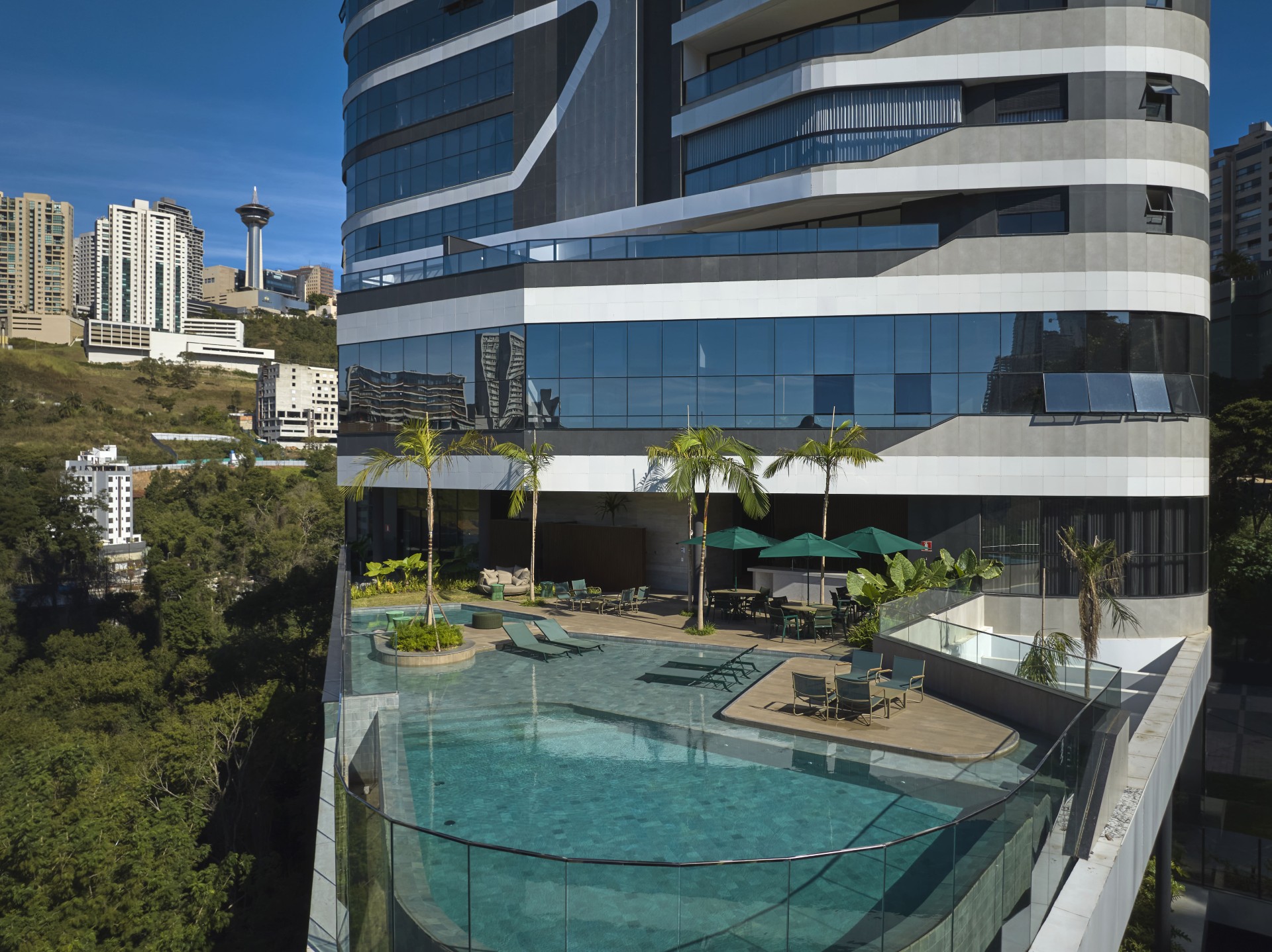 Ed Miro Henrique Hoffman 09 1920 x 1920 - Henrique Hoffman