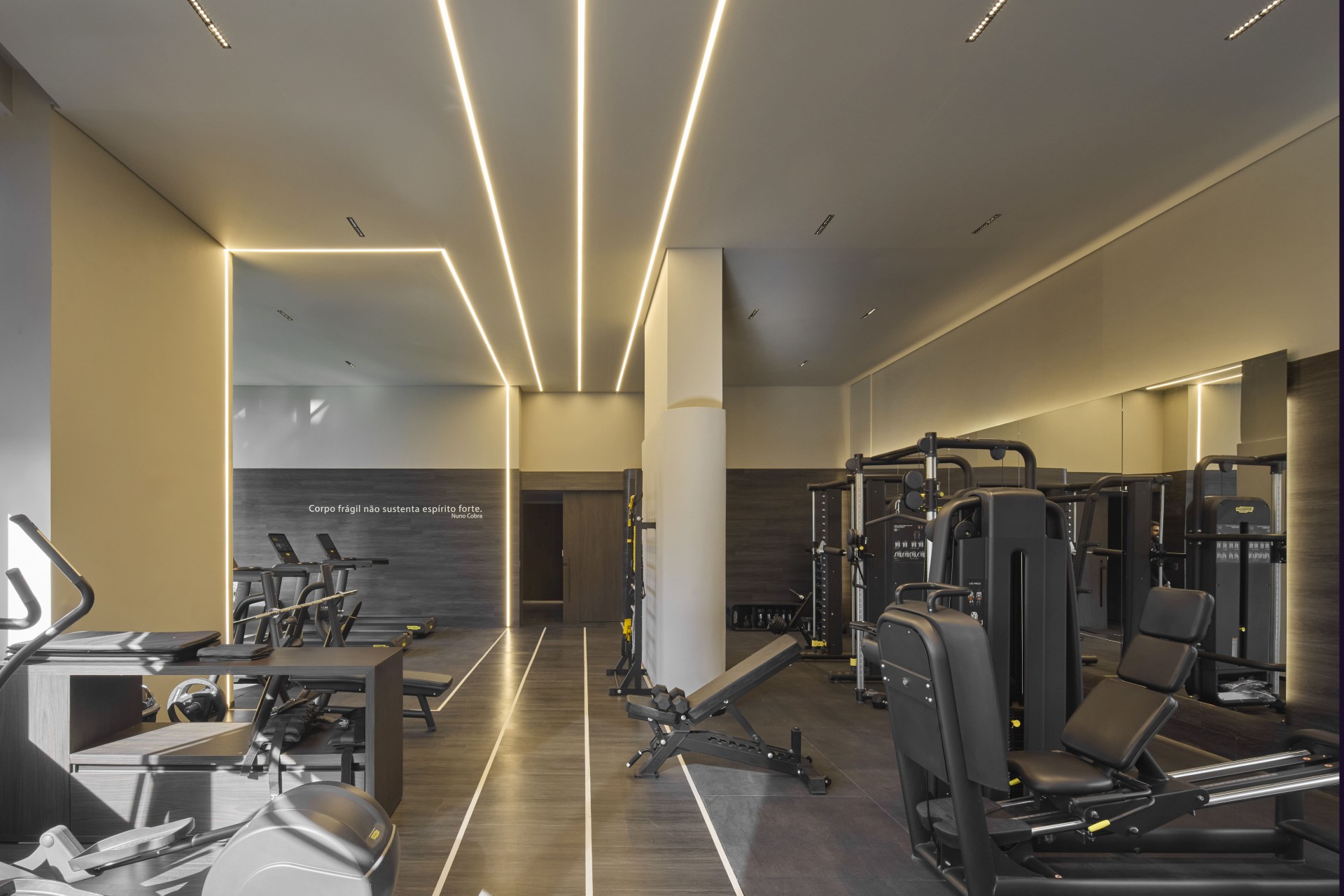 Ed Miro Henrique Hoffman 17 1920 x 1920 - Henrique Hoffman