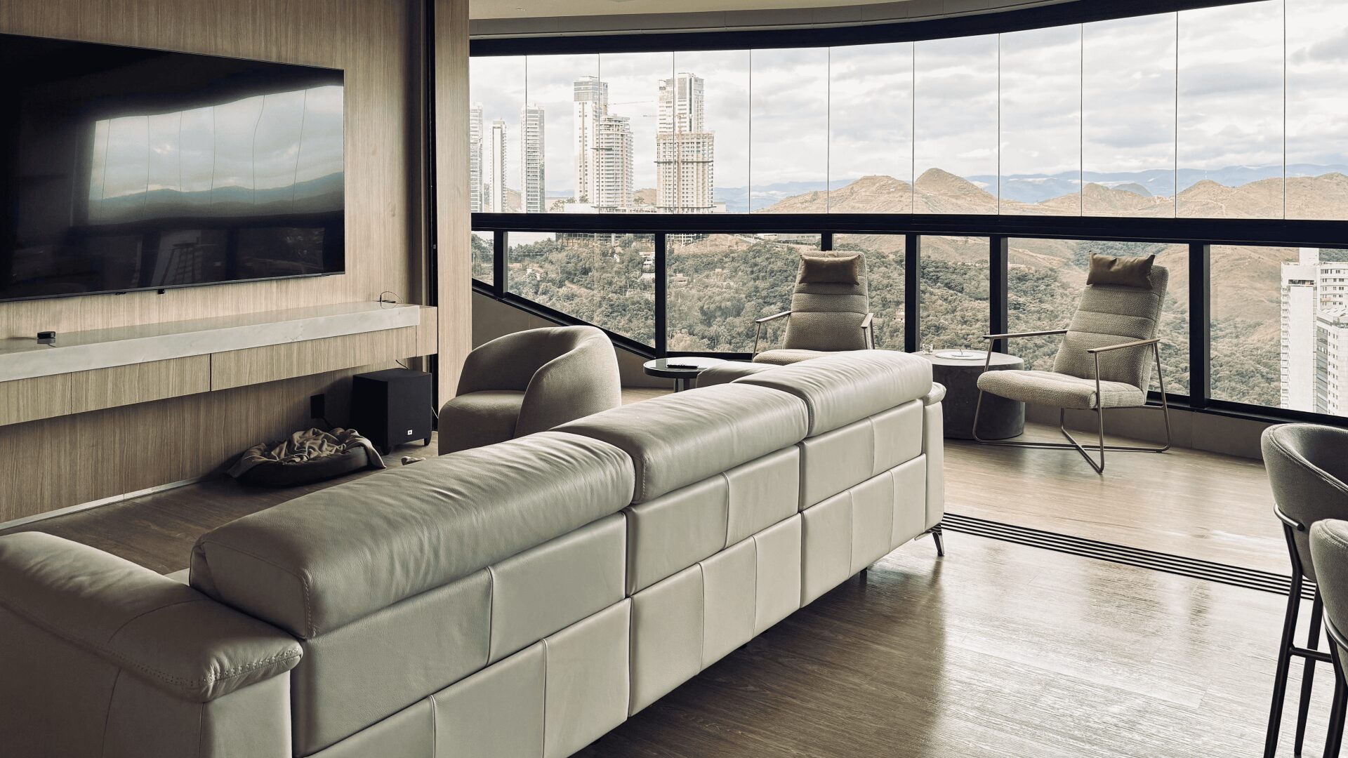 Ed Miro Henrique Hoffman 21 1920 x 1920 - Henrique Hoffman