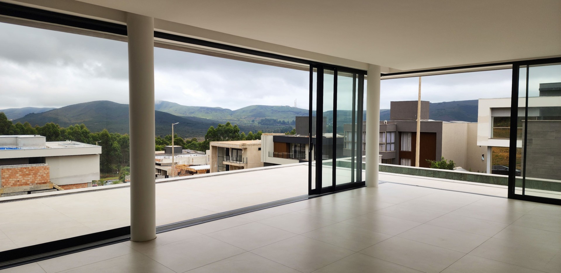 Casa J13 Henrique Hoffman08 1920x1920 1 - Henrique Hoffman