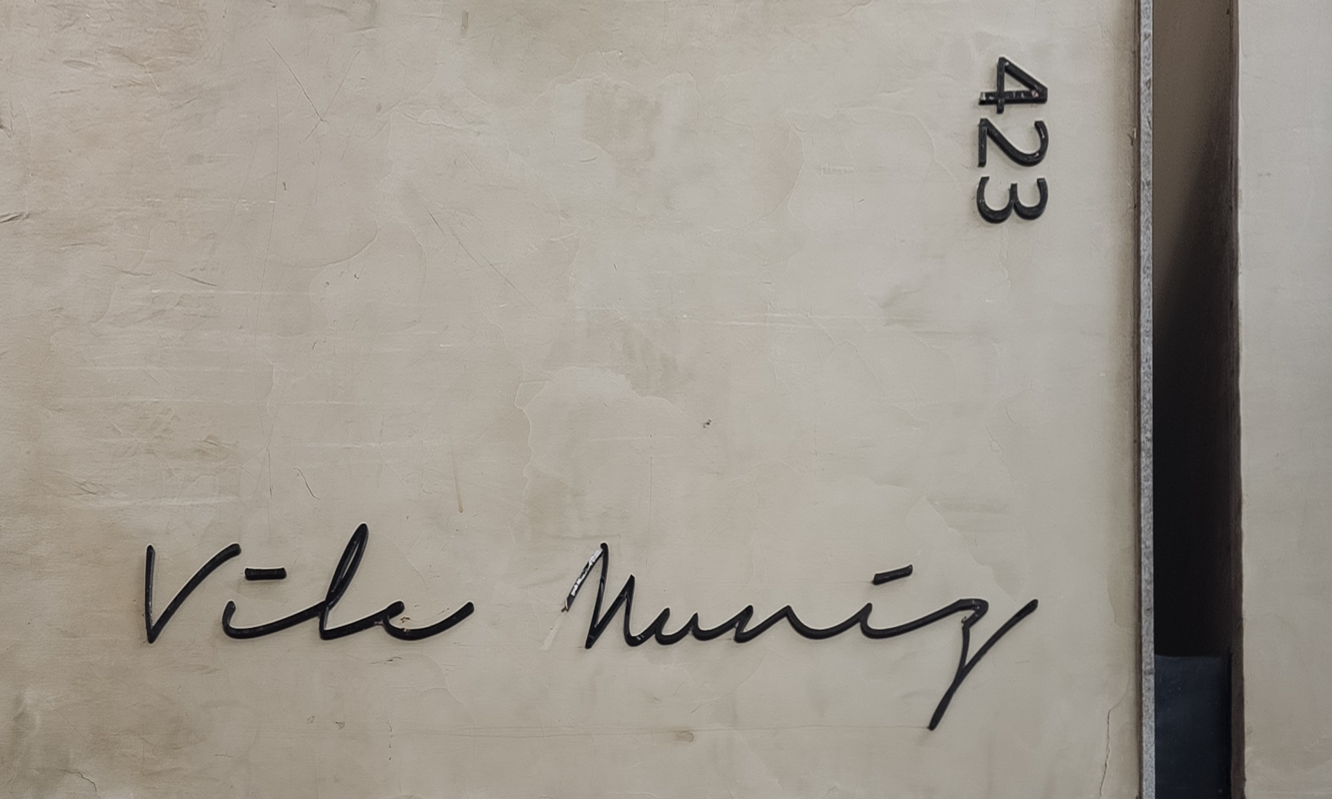 Ed.Vik Muniz Henrique Hoffman00 Capa 1920x1920 1 - Henrique Hoffman