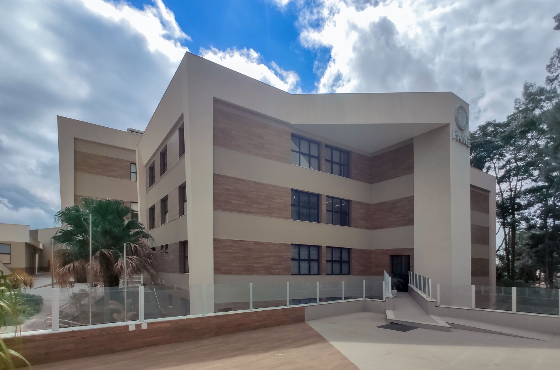 Fame Faculdade de Medicina Henrique Hoffman 2 1920x1920 1 - Henrique Hoffman